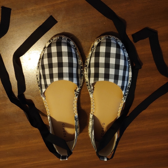 torrid Shoes - Torrid flats with ties